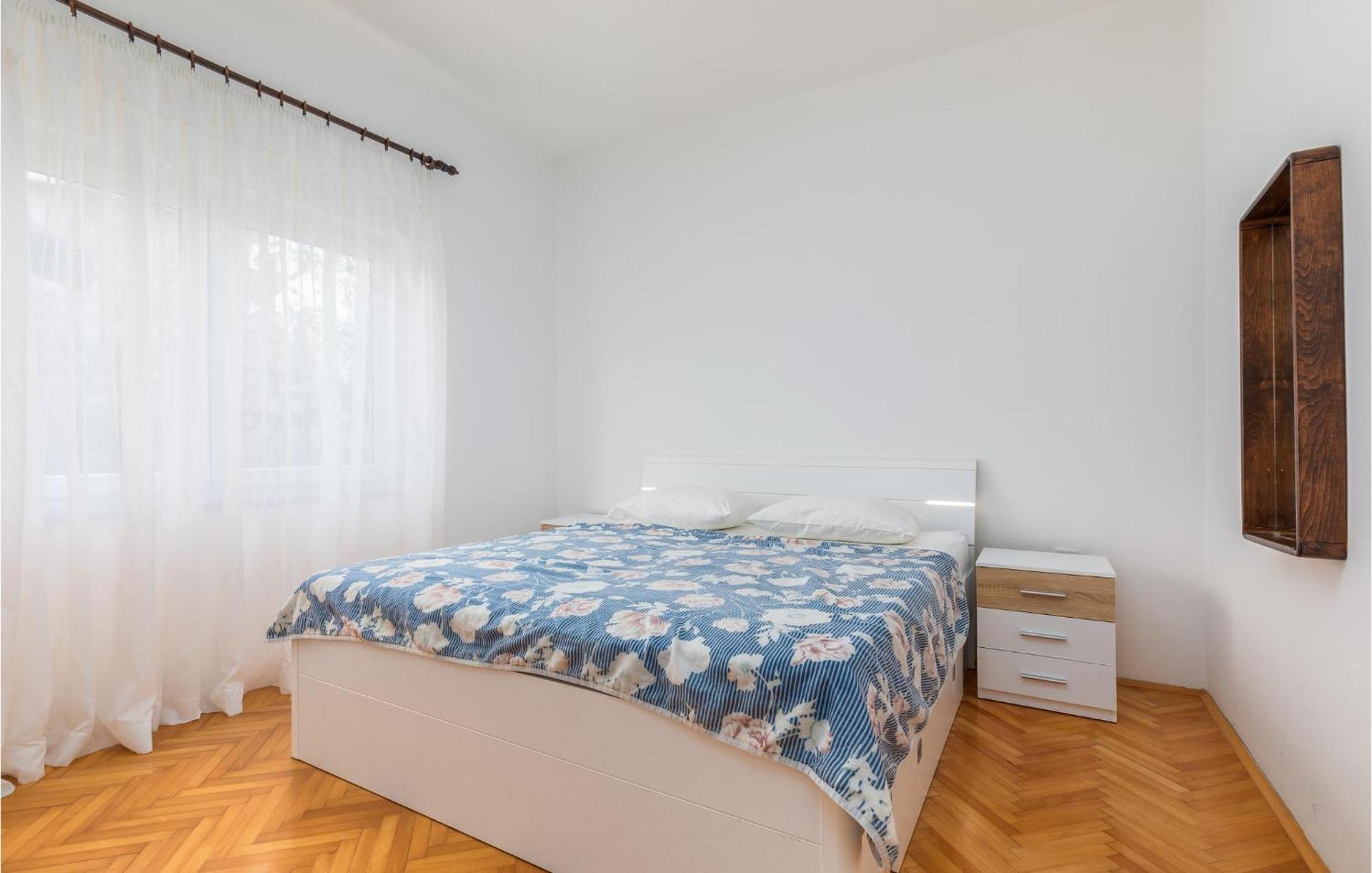 Lovely Apartment In Fazana With Kitchen Kültér fotó